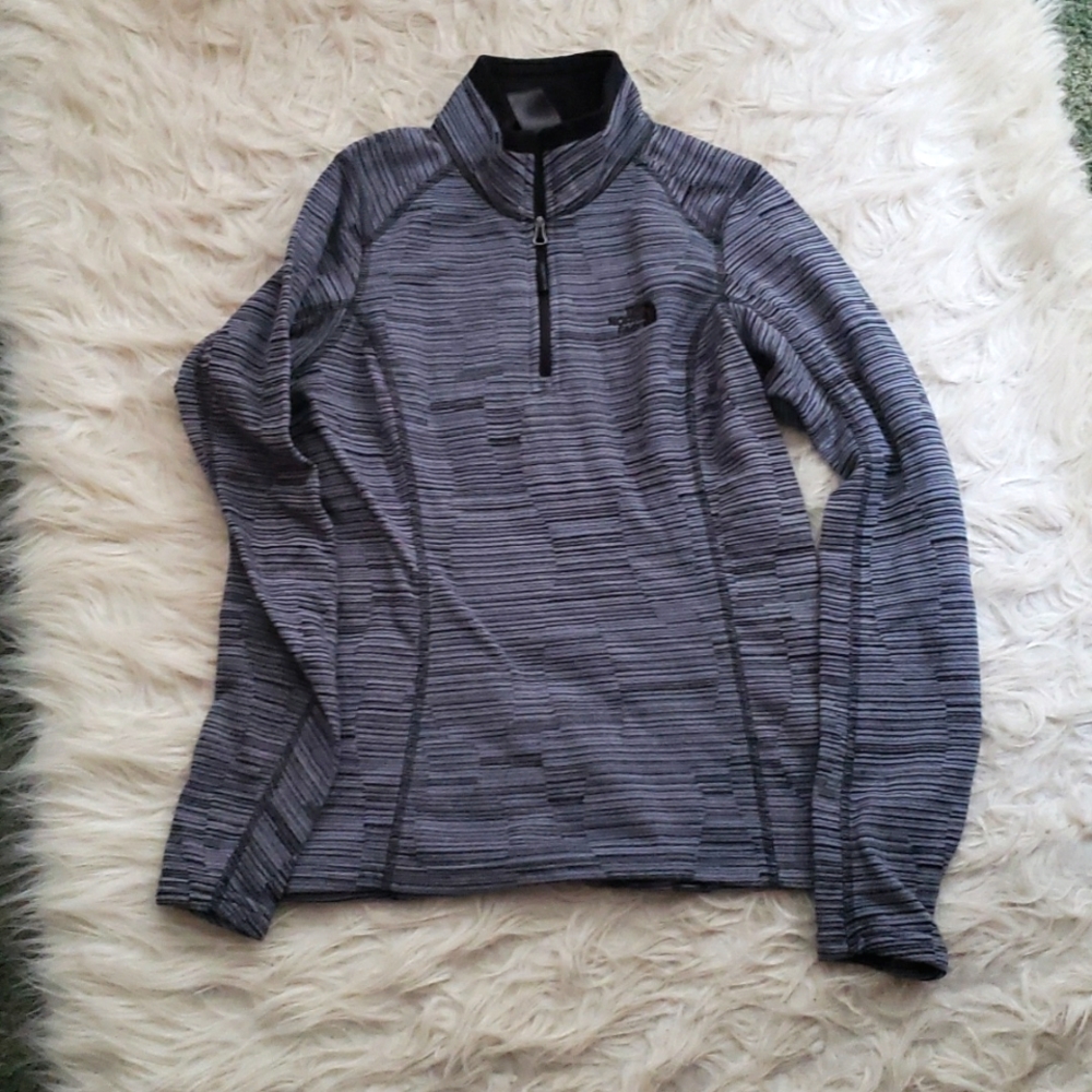 XS The North Face sweater